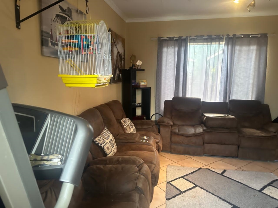 5 Bedroom Property for Sale in Waterval East North West